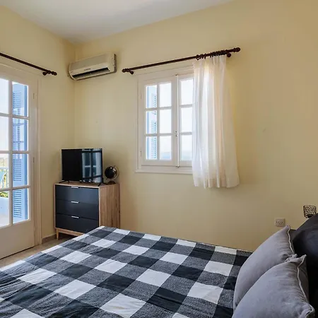 Seaview Getaway With Pool & Panoramic Views Appartement Verga Kalamata